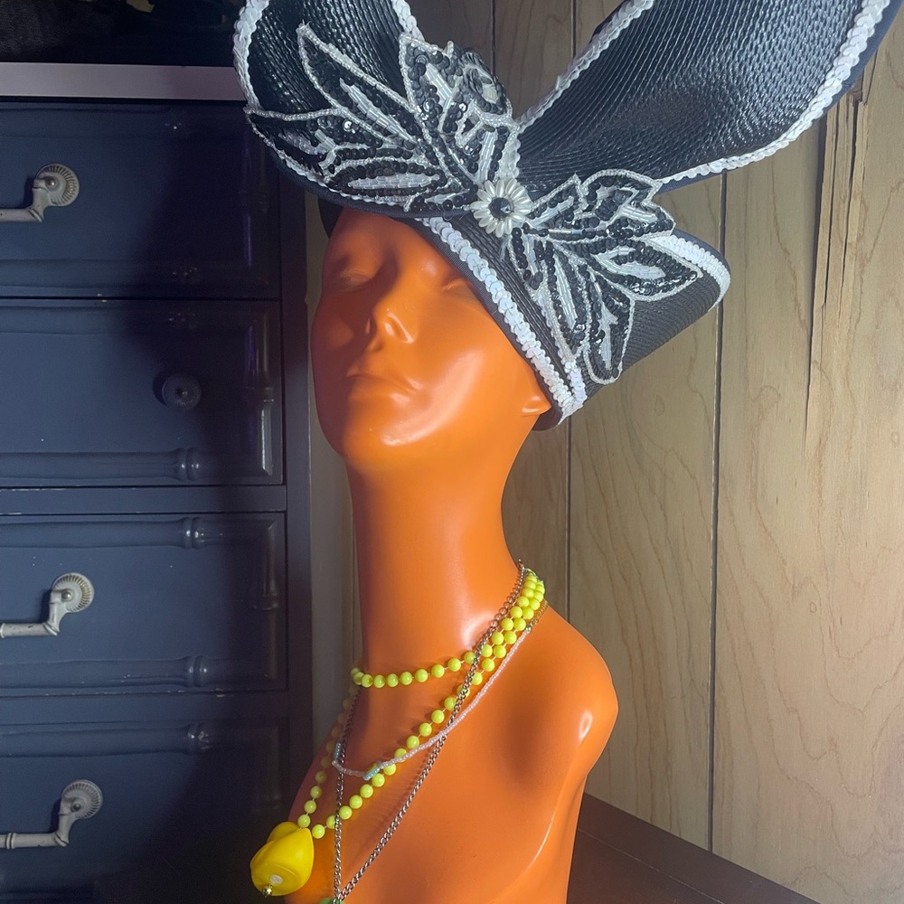 Vintage Deborah New York Black and White Women's Hat